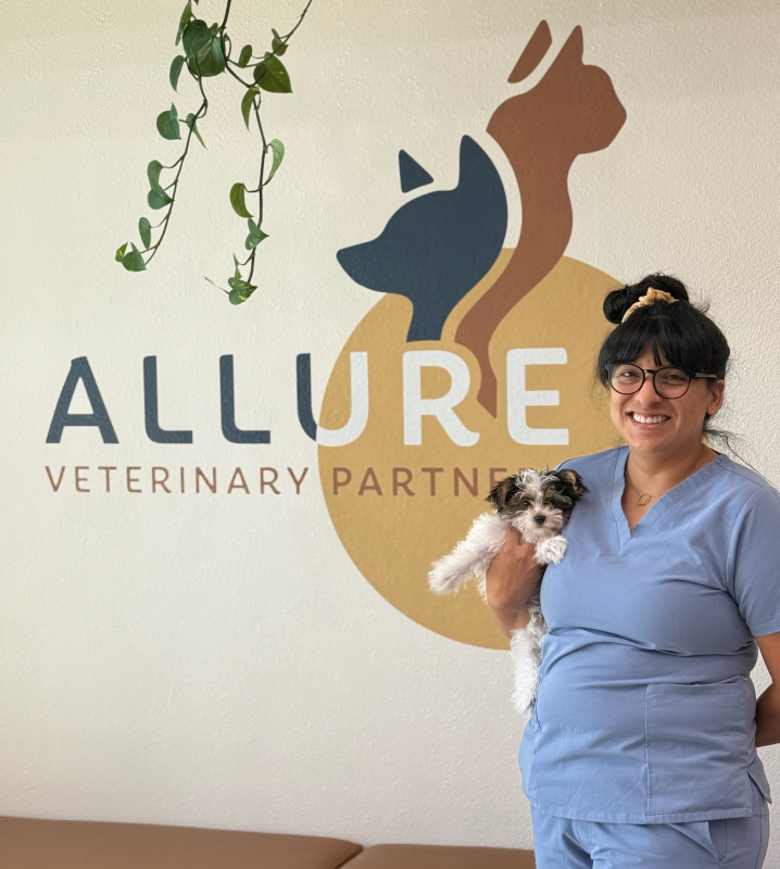 Alejandra  , Veterinary Assistant